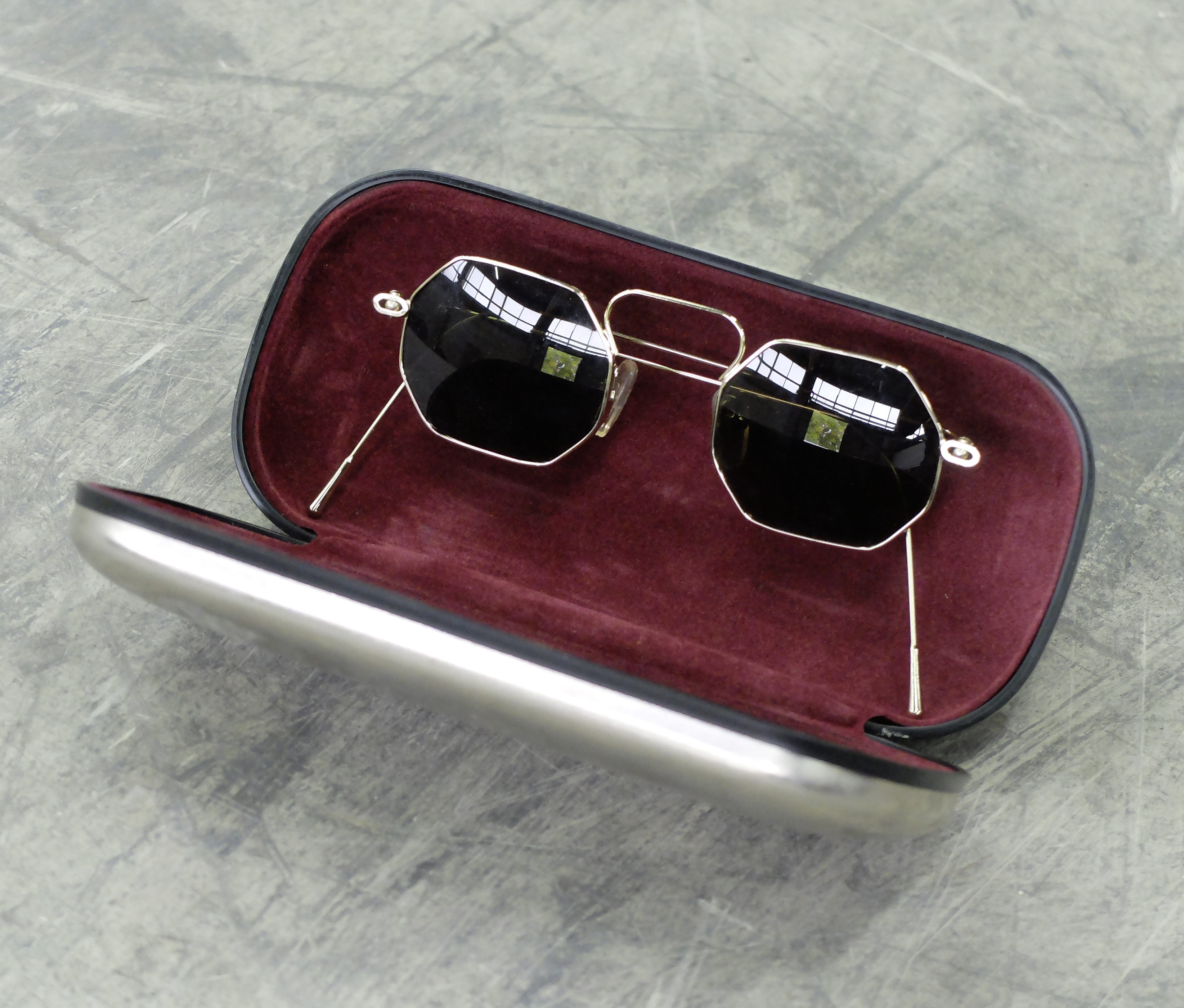 Accessoires Brillen Sonnenbrille mit Etui 